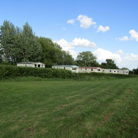 Fenlake Holiday Accommodation Metheringham ภายนอก รูปภาพ