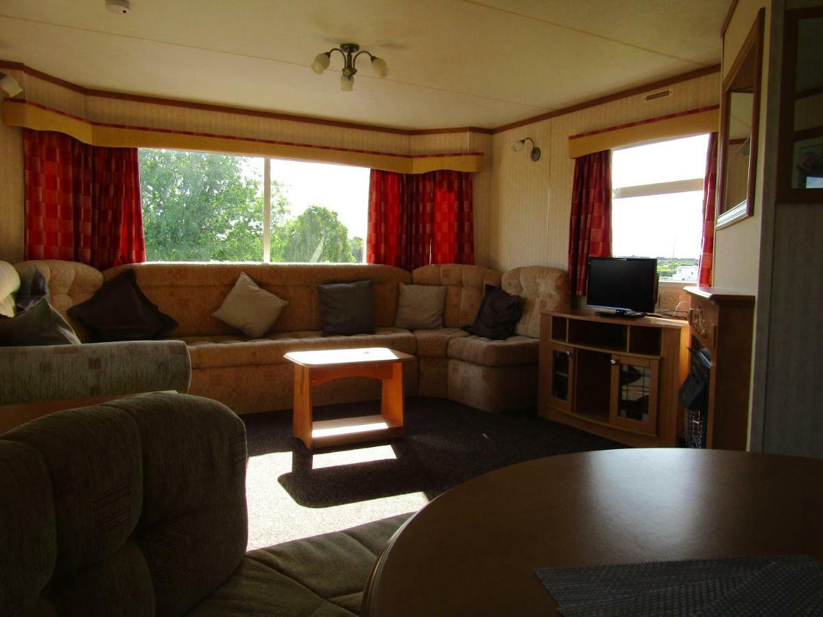 Fenlake Holiday Accommodation Metheringham ภายนอก รูปภาพ