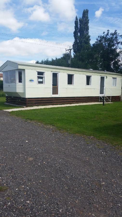Fenlake Holiday Accommodation Metheringham ภายนอก รูปภาพ